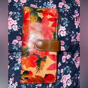 Patricia Nash leather floral print Wallet